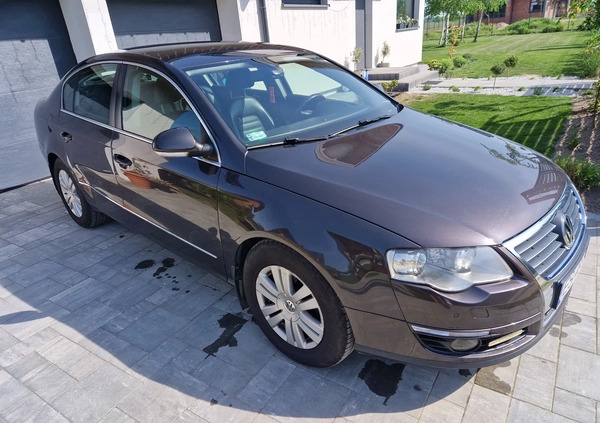 Volkswagen Passat cena 18500 przebieg: 251800, rok produkcji 2008 z Skierniewice małe 56